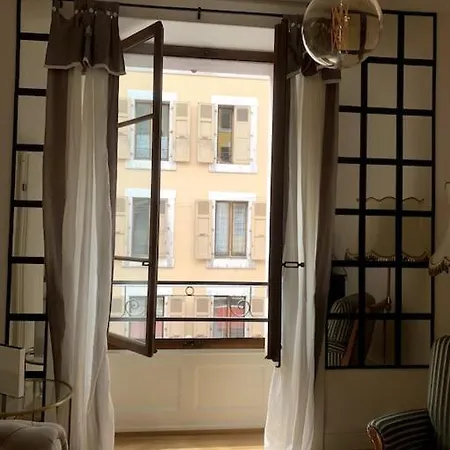Celui Qui Est Au Centre Apartment Geneva Exterior photo